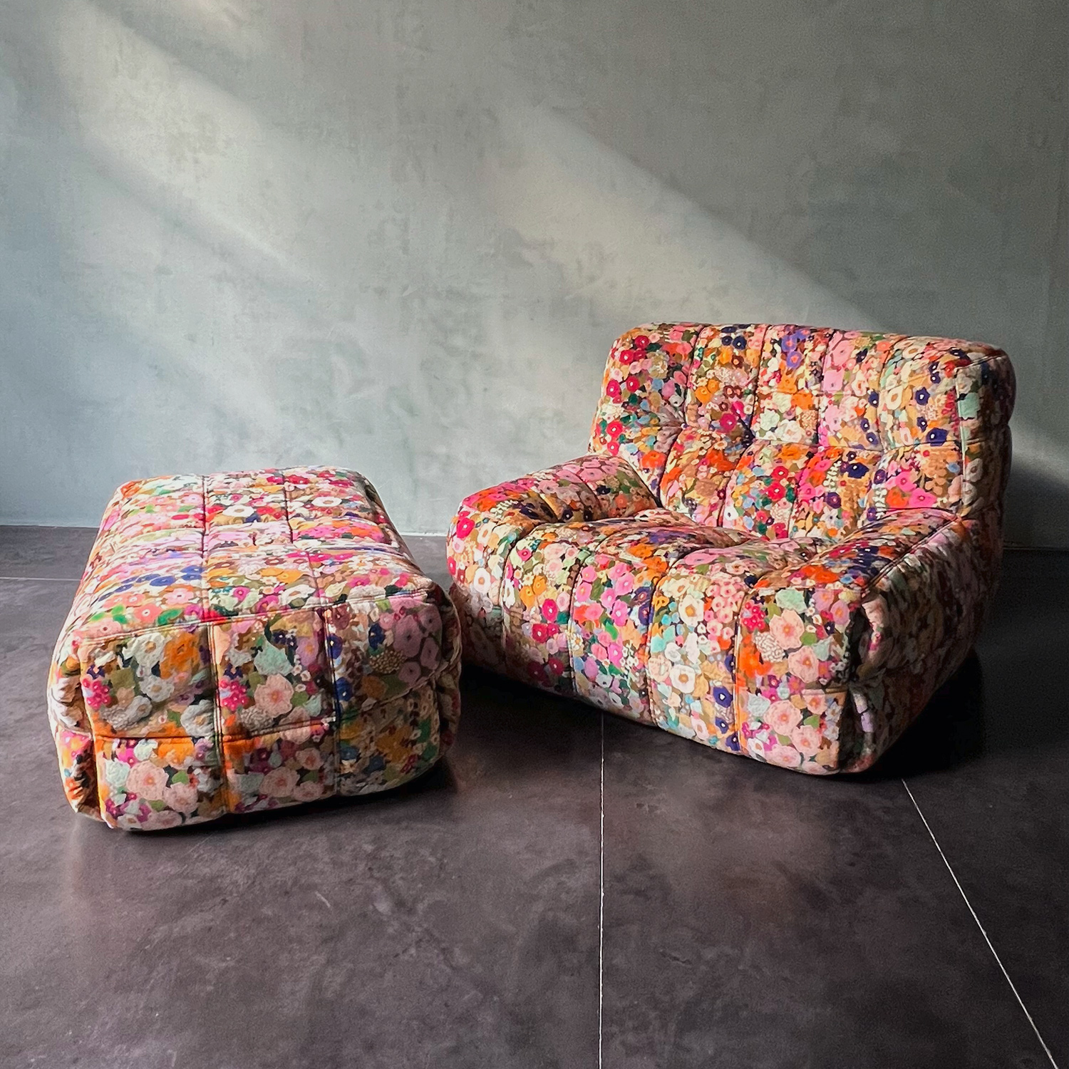 Fauteuil Kashima Michel Ducaroy pour Ligne Roset tissu House of Hackney