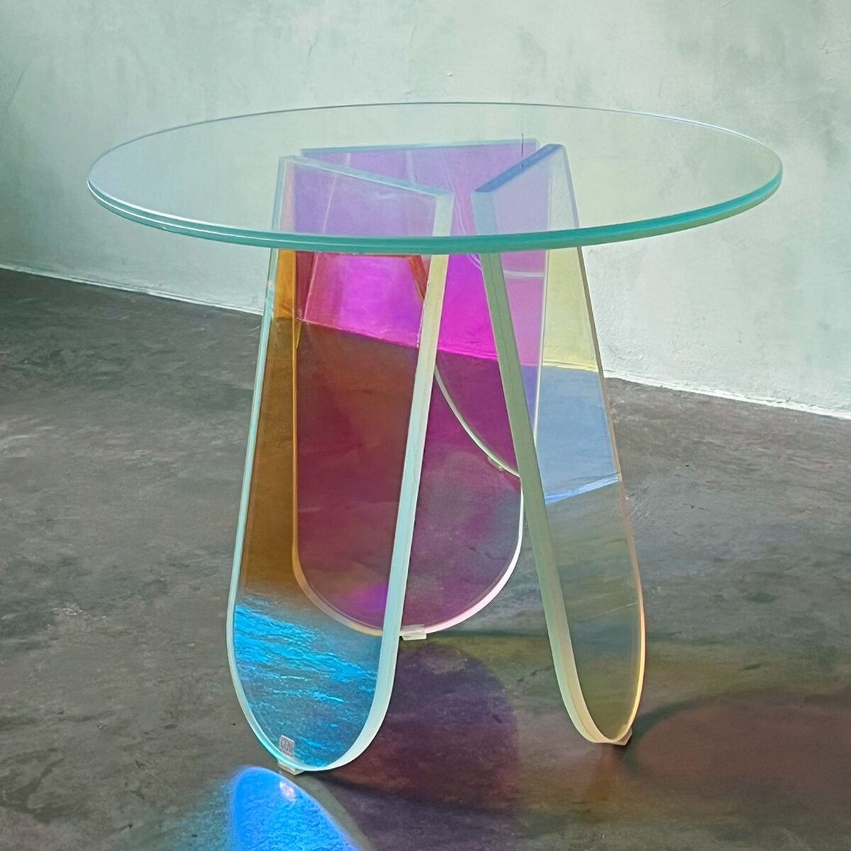 table d'appoint Shimmer Patricia Urquiola Glas Italia verre multi-chromatique